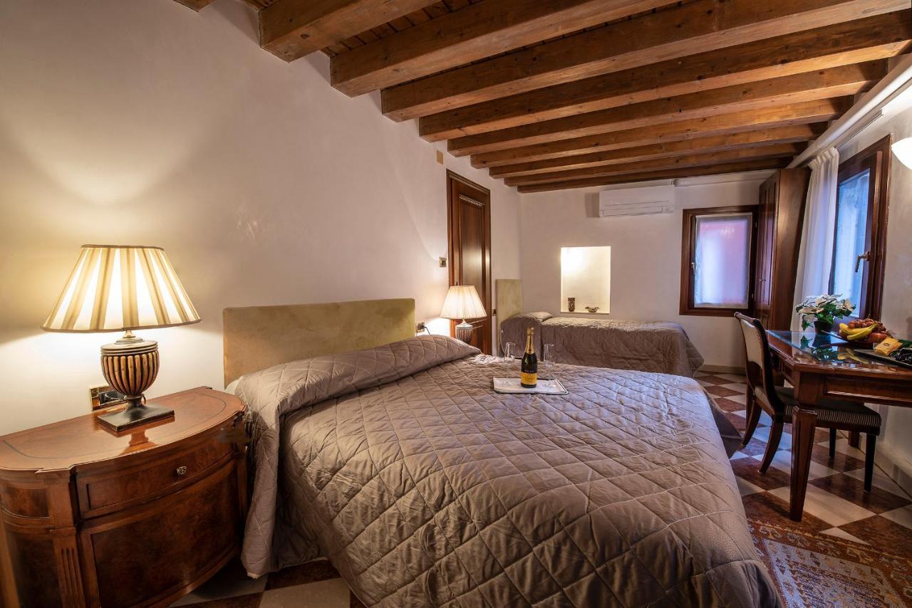 Anzolo Palace - & 2* Venedig