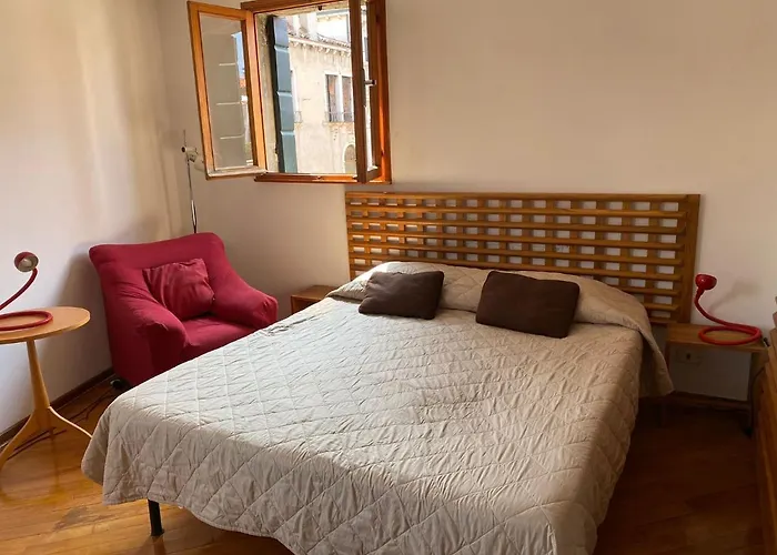 Anzolo Palace - Rooms & Apartments